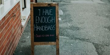 25 Must-Use Funny Quotes for Bio That Will Make Them Laugh