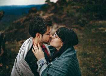 20 Love and Trust Quotes to Strengthen Your Relationship