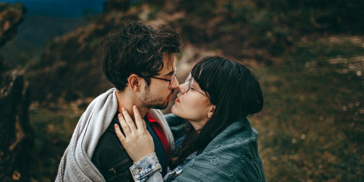 20 Love and Trust Quotes to Strengthen Your Relationship