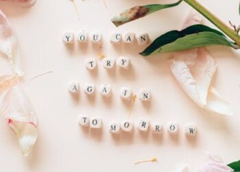 10 Stay Strong Quotes to Lift You Up During Hard Times