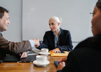 12 Inspiring Quotes for Business Growth Every Entrepreneur Should Read